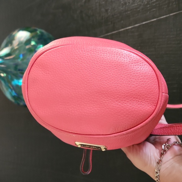 Michael kors mini bucket crossbody bag💖 - Picture 2 of 7
